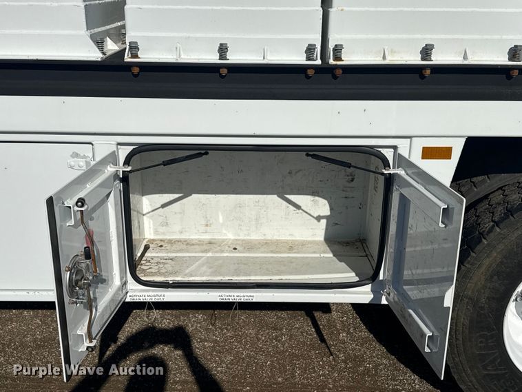 image for item EG1948 2007 Sterling Truck Acterra utility / service truck