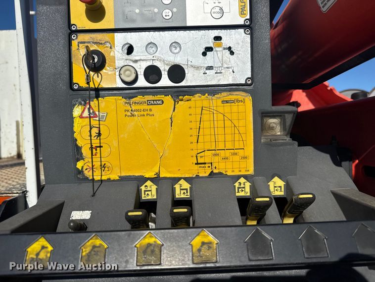 image for item EG1949 2012 Freightliner Business Class M2 crane truck