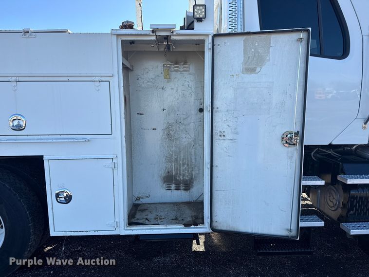 image for item EG1949 2012 Freightliner Business Class M2 crane truck