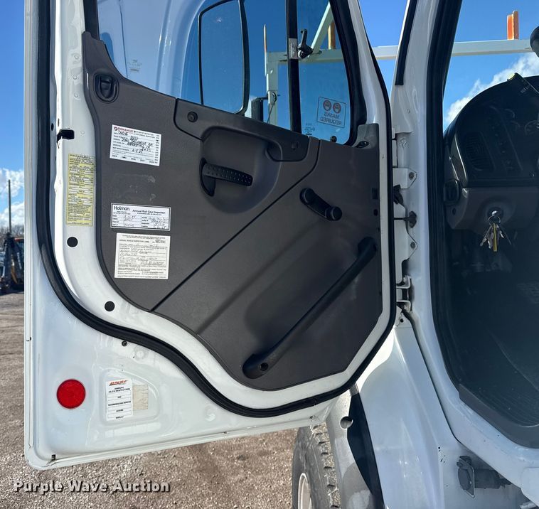 image for item EG1949 2012 Freightliner Business Class M2 crane truck