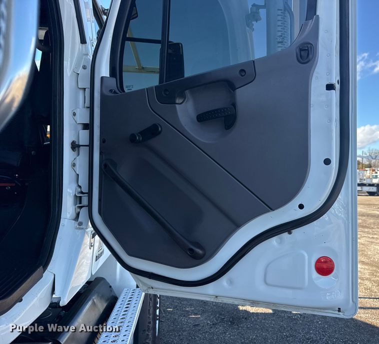 image for item EG1949 2012 Freightliner Business Class M2 crane truck