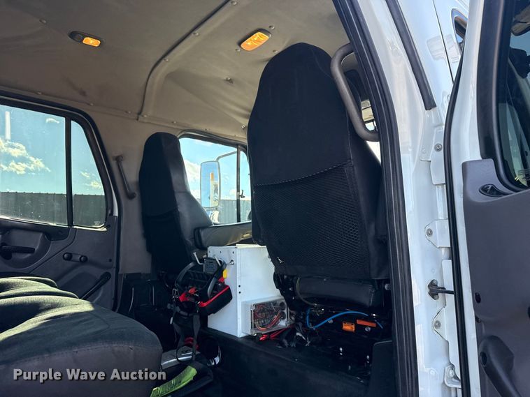 image for item EG1949 2012 Freightliner Business Class M2 crane truck