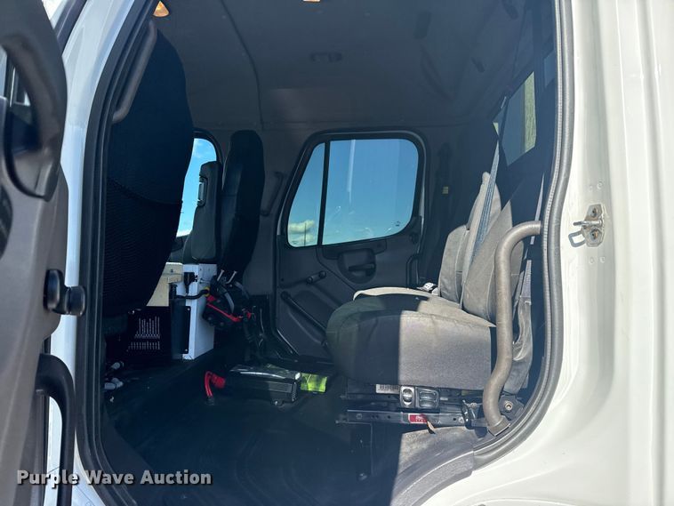 image for item EG1949 2012 Freightliner Business Class M2 crane truck