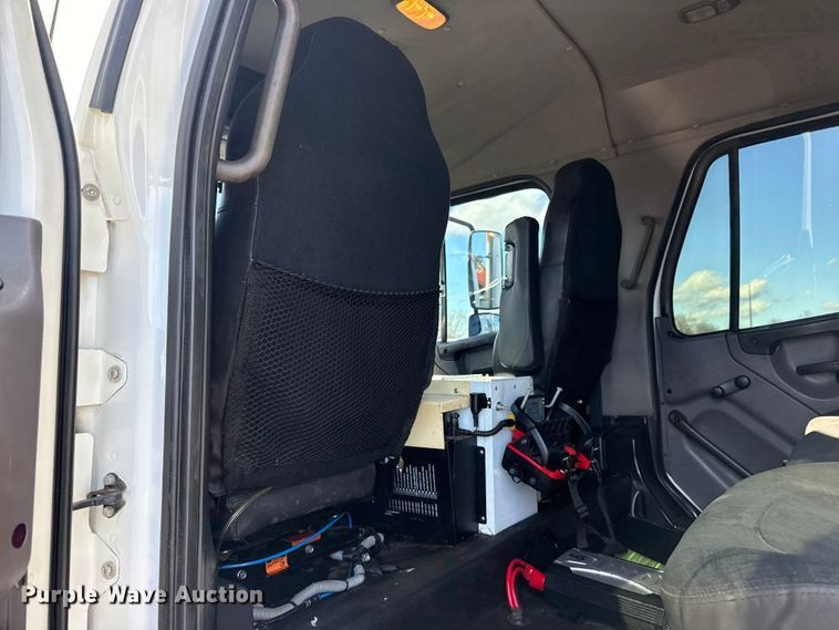 image for item EG1949 2012 Freightliner Business Class M2 crane truck