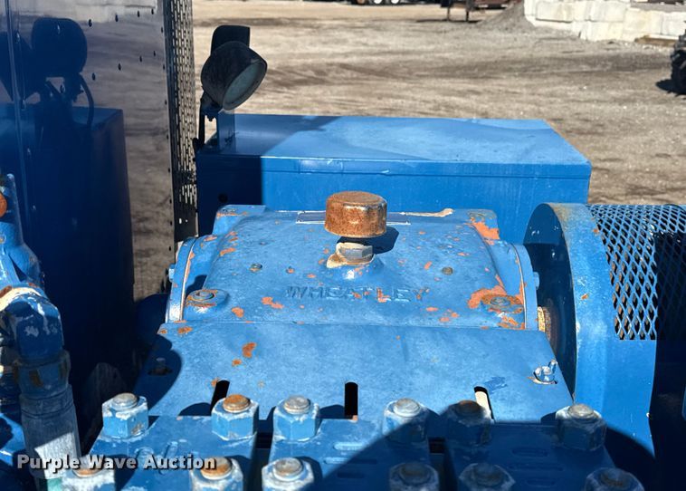 image for item EG1950 2014 Peterbilt 337 tank truck