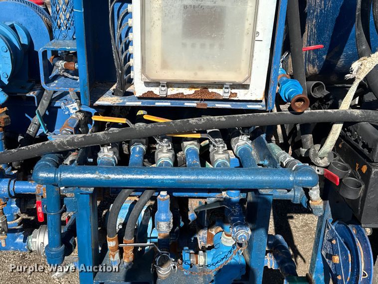 image for item EG1950 2014 Peterbilt 337 tank truck