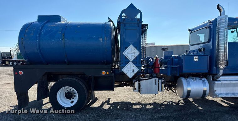 image for item EG1950 2014 Peterbilt 337 tank truck