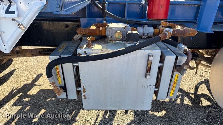 image for item EG1950 2014 Peterbilt 337 tank truck