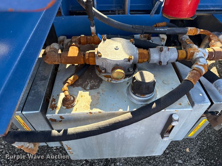 image for item EG1950 2014 Peterbilt 337 tank truck