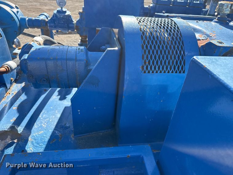 image for item EG1950 2014 Peterbilt 337 tank truck