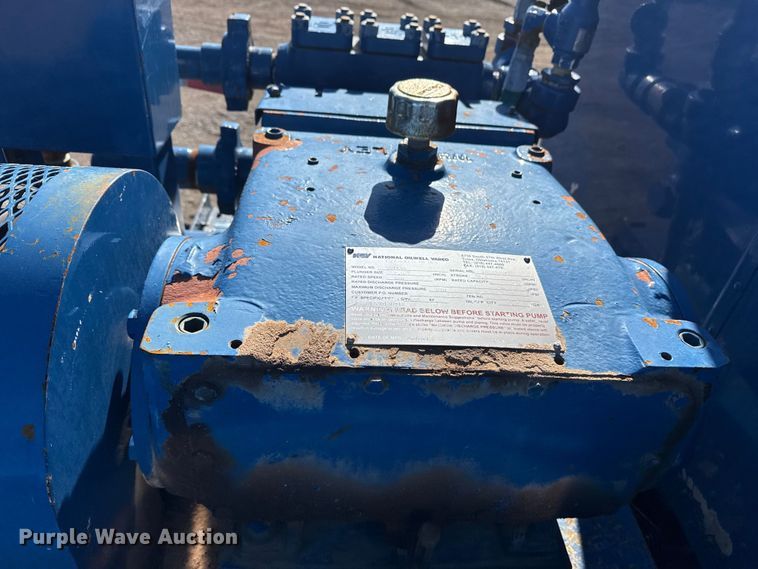 image for item EG1950 2014 Peterbilt 337 tank truck