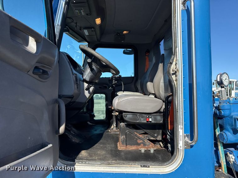 image for item EG1950 2014 Peterbilt 337 tank truck