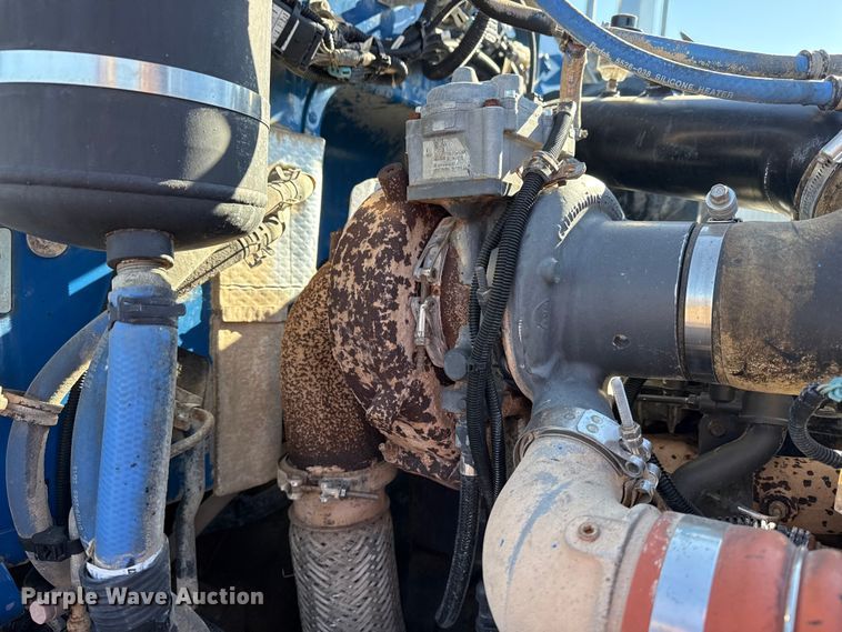 image for item EG1950 2014 Peterbilt 337 tank truck