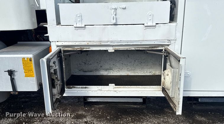 image for item EG1951 2015 Freightliner Business Class M2 utility / service truck