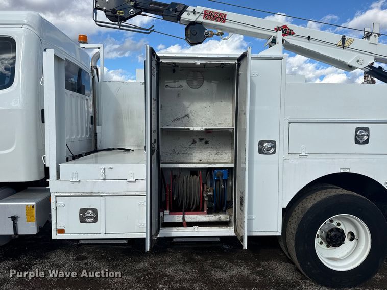 image for item EG1951 2015 Freightliner Business Class M2 utility / service truck