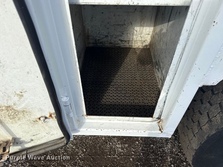 image for item EG1951 2015 Freightliner Business Class M2 utility / service truck