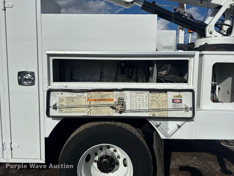 image for item EG1951 2015 Freightliner Business Class M2 utility / service truck