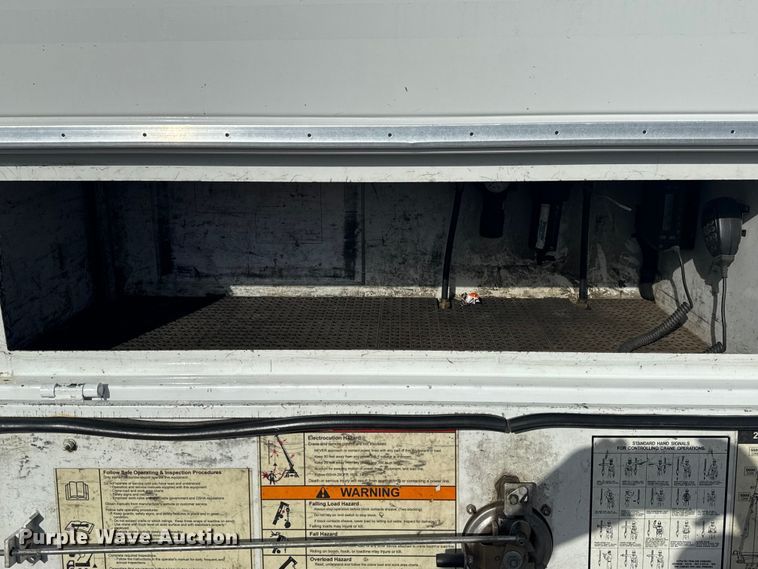 image for item EG1951 2015 Freightliner Business Class M2 utility / service truck