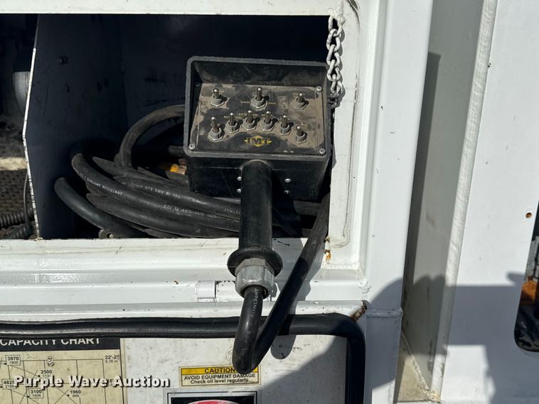 image for item EG1951 2015 Freightliner Business Class M2 utility / service truck