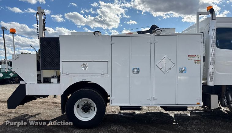 image for item EG1951 2015 Freightliner Business Class M2 utility / service truck