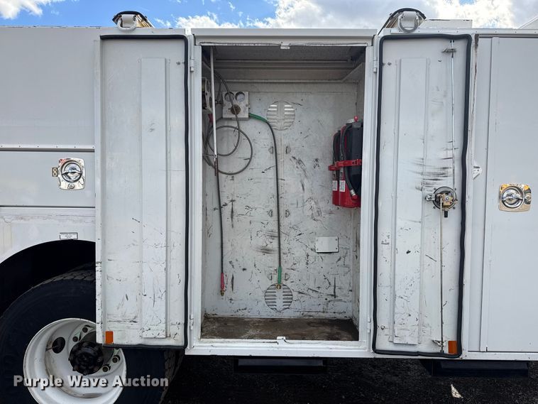 image for item EG1951 2015 Freightliner Business Class M2 utility / service truck