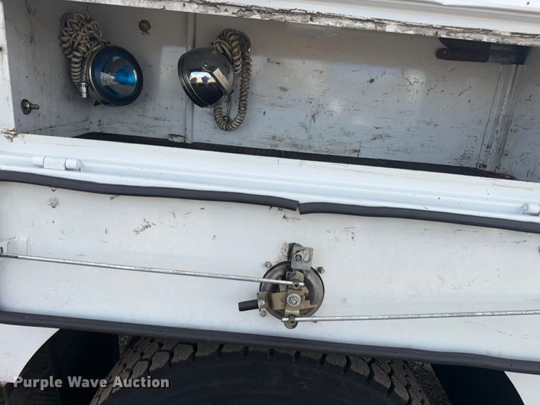 image for item EG1951 2015 Freightliner Business Class M2 utility / service truck