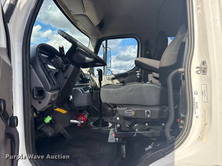 image for item EG1951 2015 Freightliner Business Class M2 utility / service truck