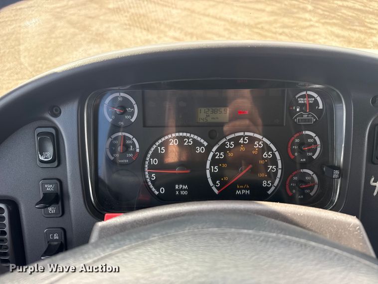 image for item EG1951 2015 Freightliner Business Class M2 utility / service truck