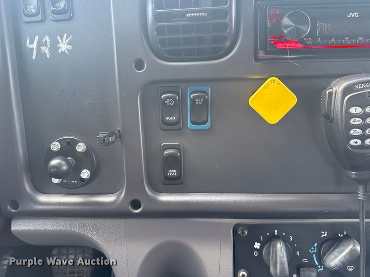 image for item EG1951 2015 Freightliner Business Class M2 utility / service truck