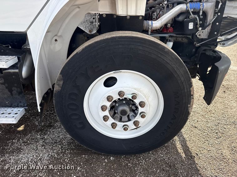 image for item EG1951 2015 Freightliner Business Class M2 utility / service truck