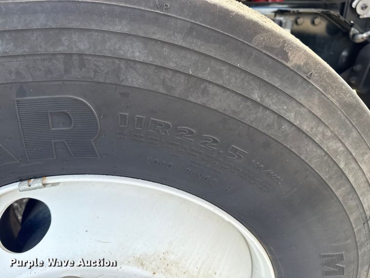 image for item EG1951 2015 Freightliner Business Class M2 utility / service truck