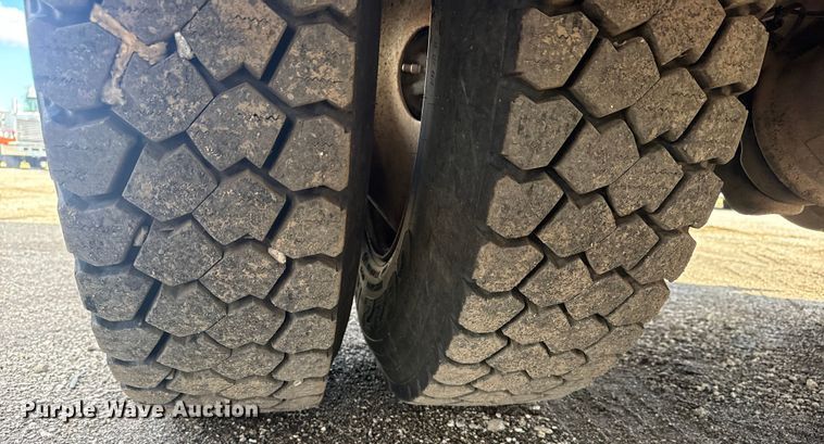 image for item EG1951 2015 Freightliner Business Class M2 utility / service truck