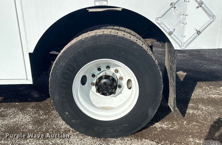 image for item EG1951 2015 Freightliner Business Class M2 utility / service truck