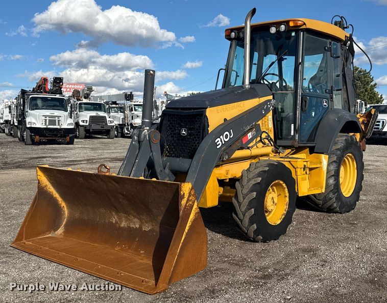 image for item EG1952 John Deere 310J backhoe