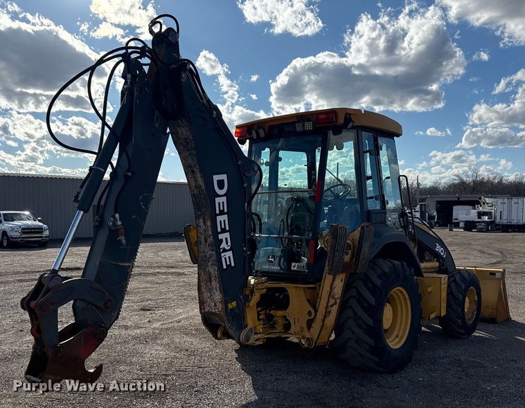 image for item EG1952 John Deere 310J backhoe