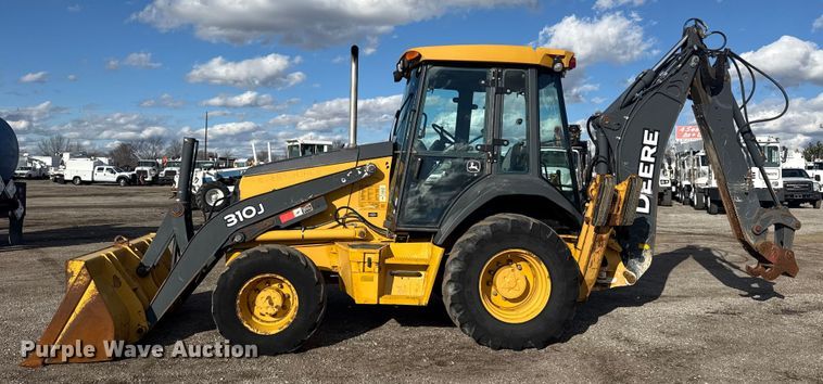 image for item EG1952 John Deere 310J backhoe