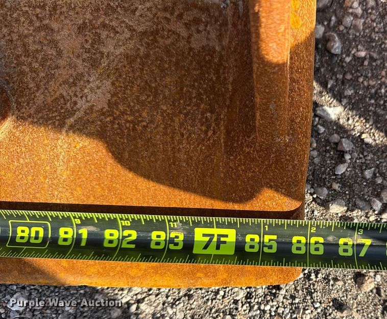 image for item EG1952 John Deere 310J backhoe