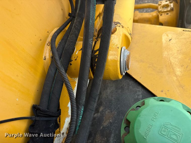 image for item EG1952 John Deere 310J backhoe