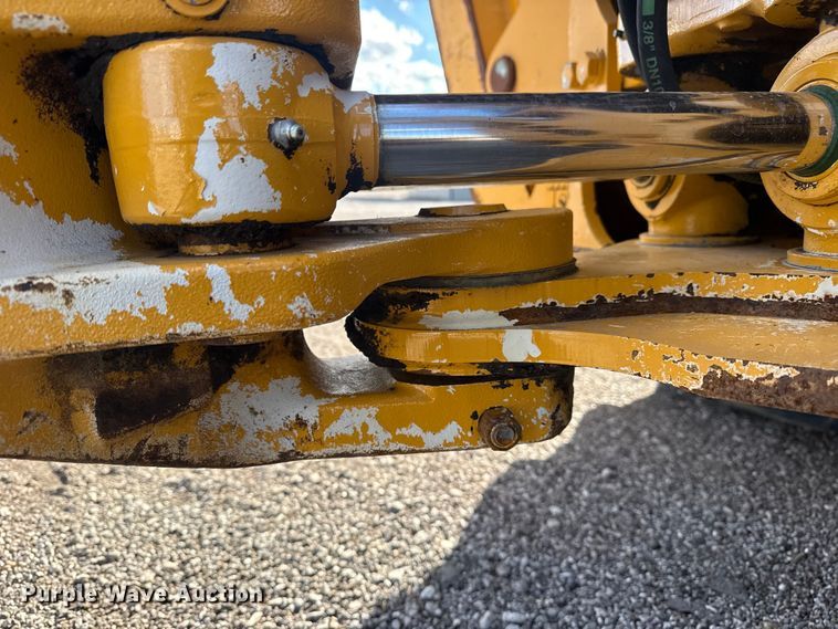 image for item EG1952 John Deere 310J backhoe