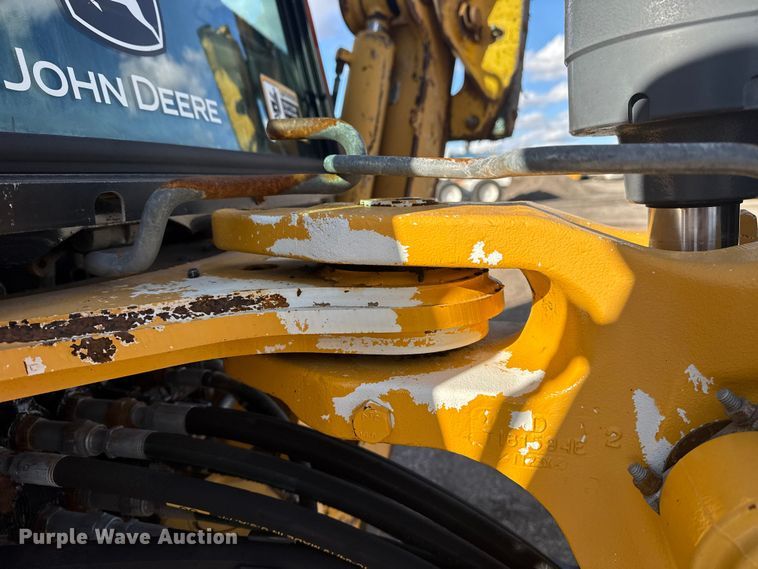 image for item EG1952 John Deere 310J backhoe