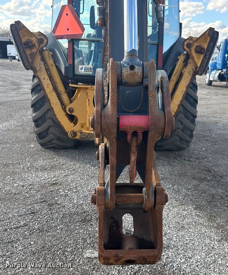 image for item EG1952 John Deere 310J backhoe