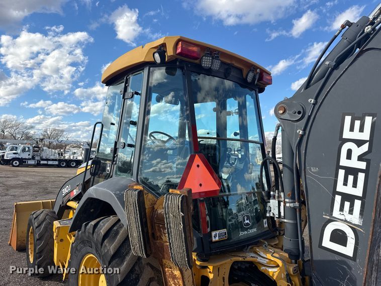 image for item EG1952 John Deere 310J backhoe