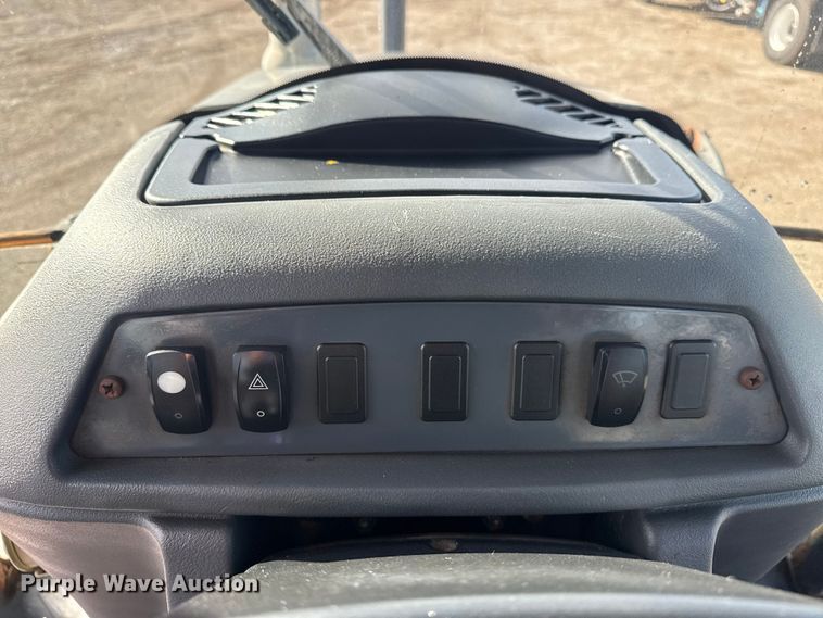 image for item EG1952 John Deere 310J backhoe