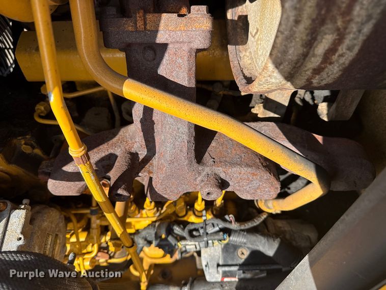 image for item EG1952 John Deere 310J backhoe