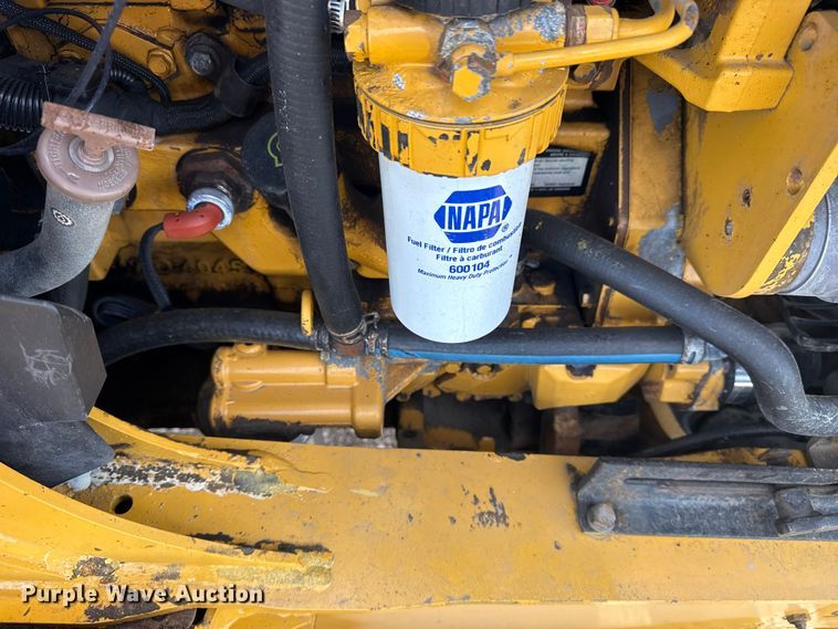 image for item EG1952 John Deere 310J backhoe