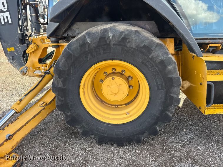 image for item EG1952 John Deere 310J backhoe