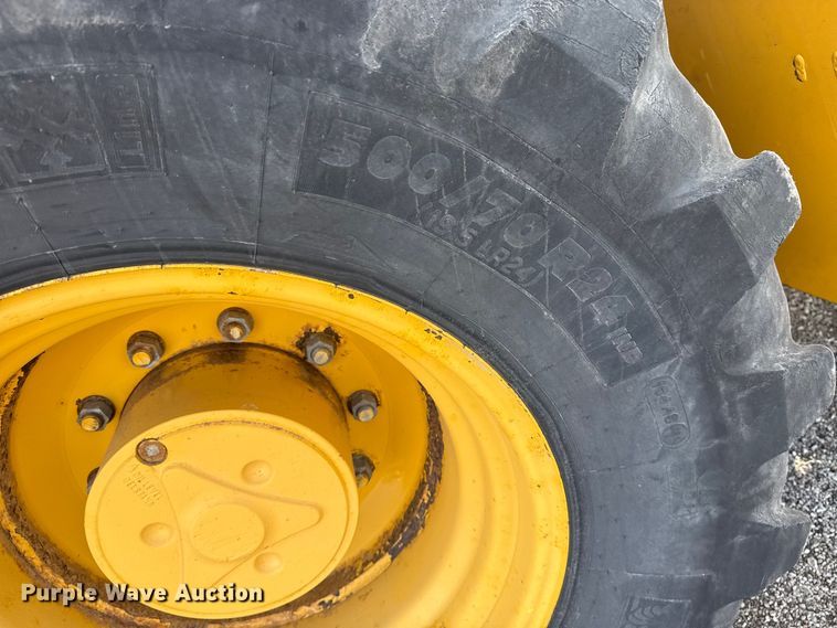 image for item EG1952 John Deere 310J backhoe