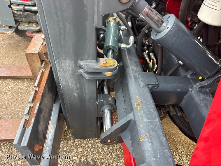 image for item EG1955 2011 Moffett M55.4 forklift