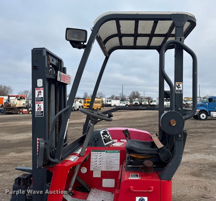 image for item EG1955 2011 Moffett M55.4 forklift