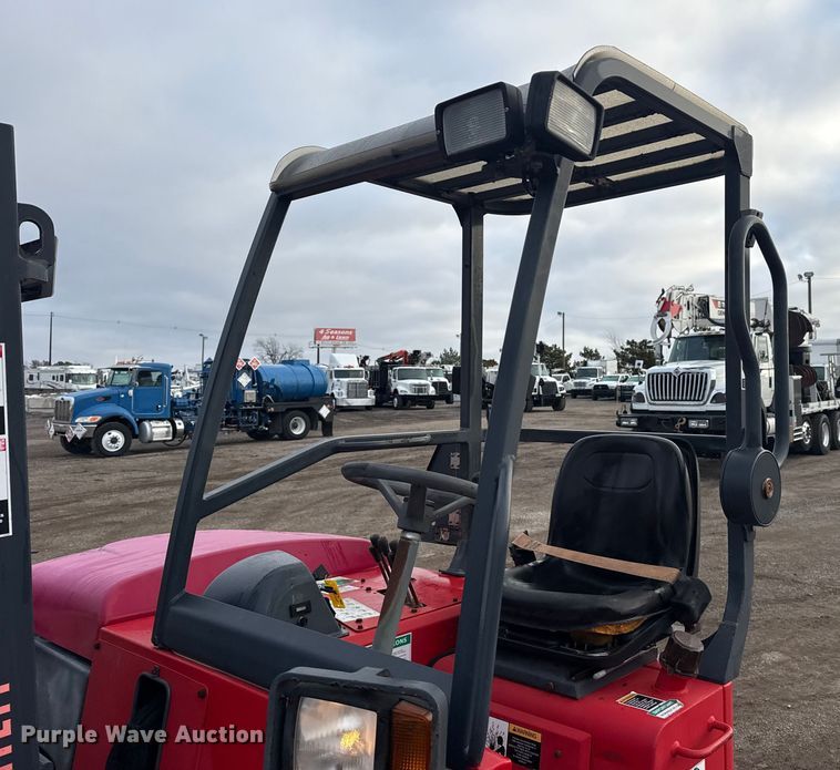 image for item EG1955 2011 Moffett M55.4 forklift